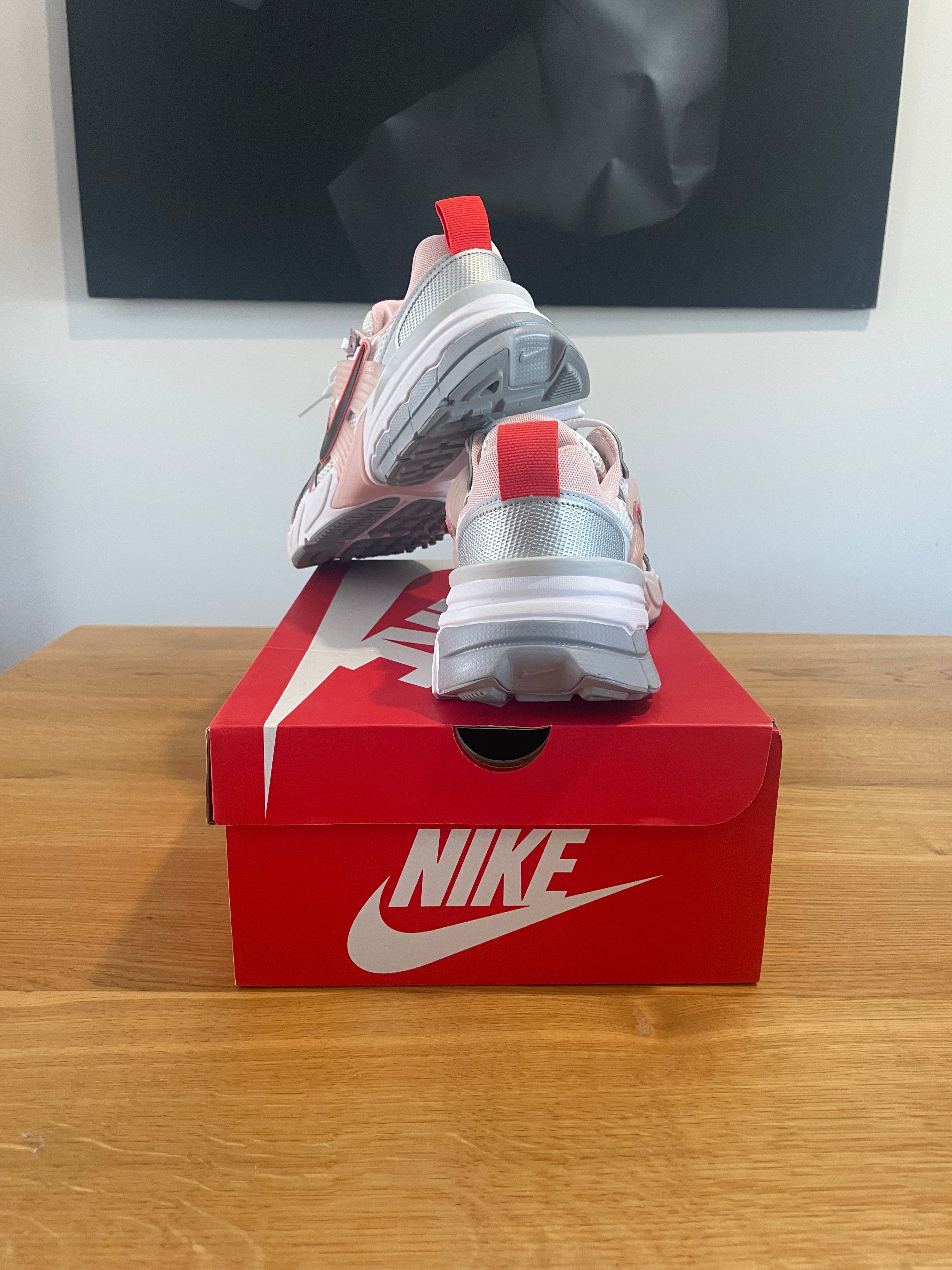 NIKE V2K RUN