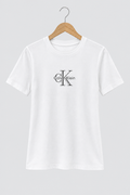 T-shirt Calvin Klein femme blanc de face sur fond clair