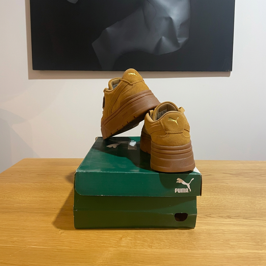 Puma Mayze vue arrière sur boîte sans étiquette, photo retouchée