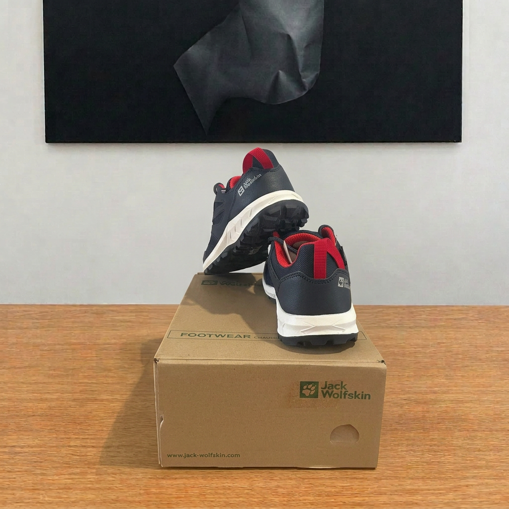 Jack Wolfskin vue arrière boîte centrée sans étiquette, image retouchée
