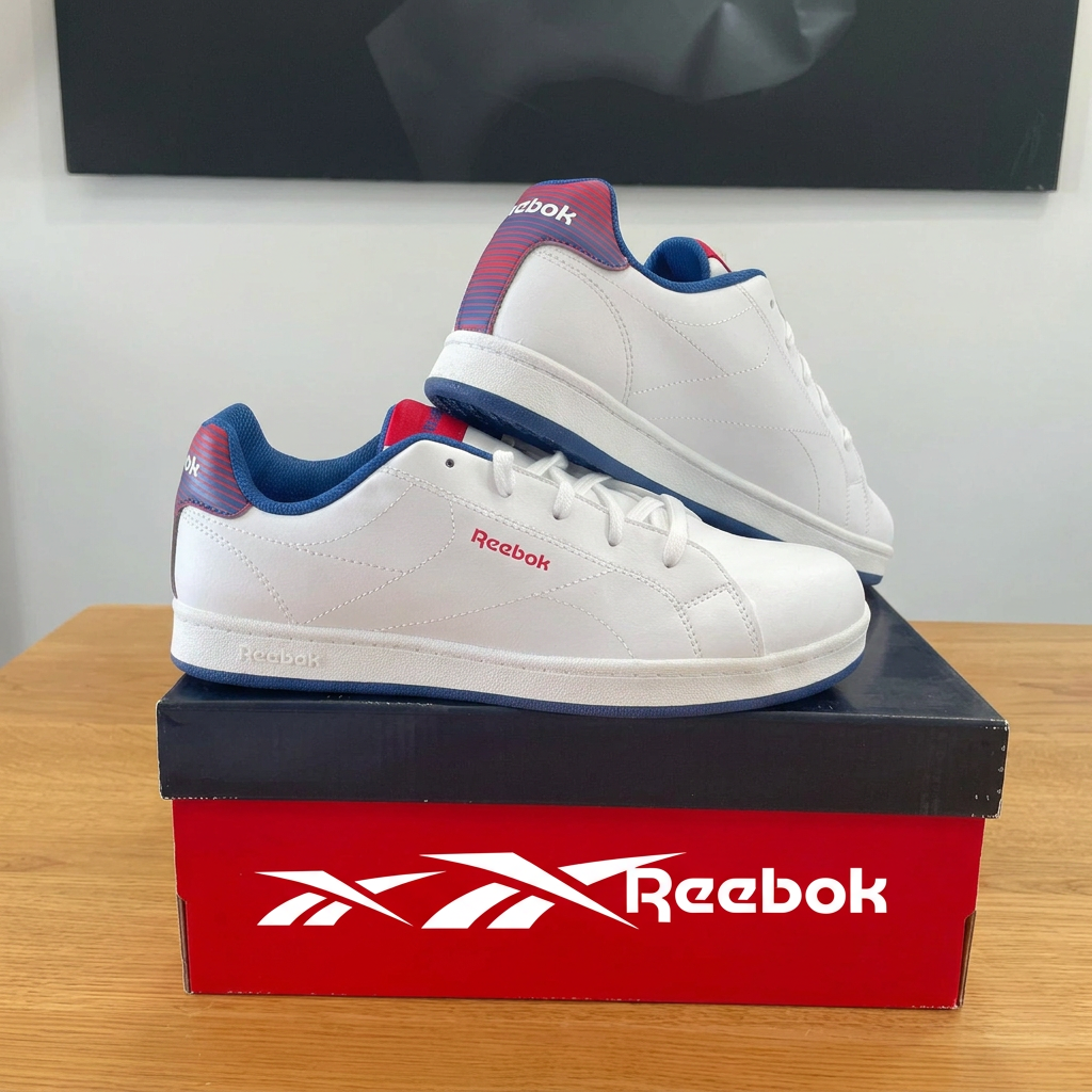Reebok Royal Complete 2.0 blanc bleu rouge, photo de profil avec logo sur boîte