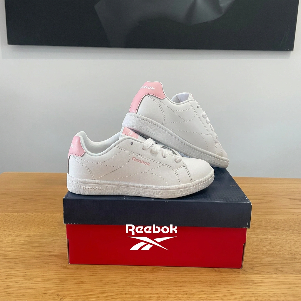 Reebok enfant blanc et rose, photo de profil avec logo sur boîte