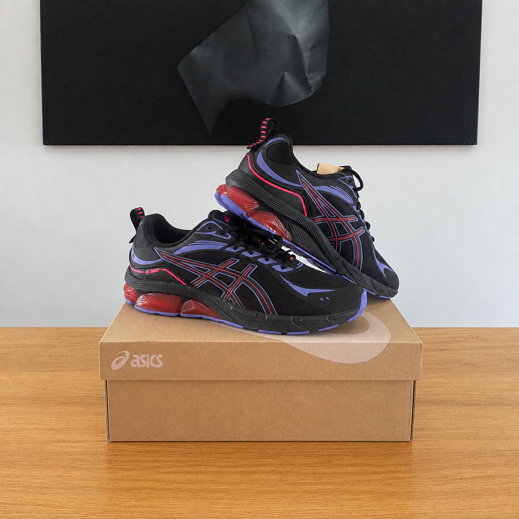 Asics Gel-Quantum 180 : boîte et chaussures centrées sous le tableau noir