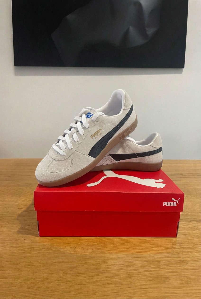 Puma Handball troisième vue boîte rouge retouchée entière, image retouchée