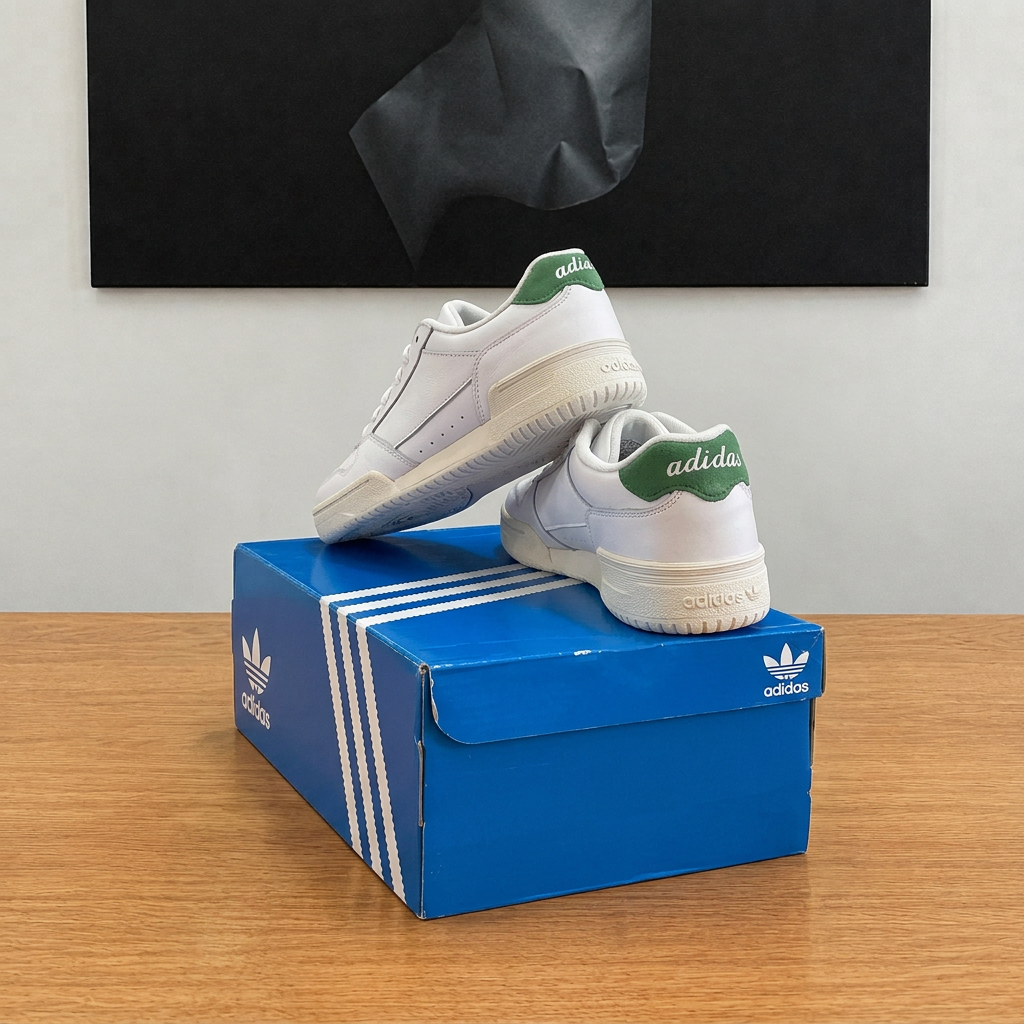 Adidas Court Super W, vue arrière avec boîte sans étiquette