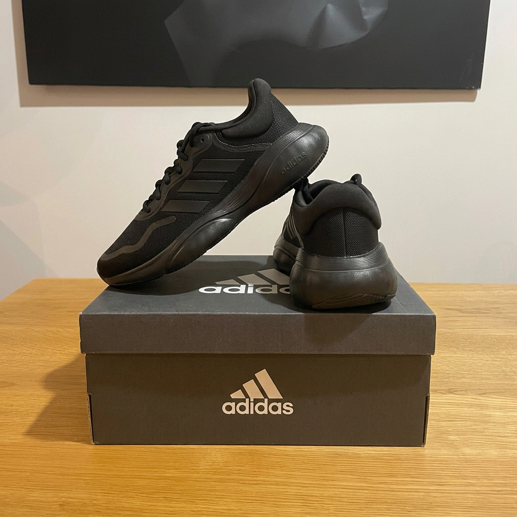 Adidas Response noir, vue arrière boîte sans étiquette ni trou